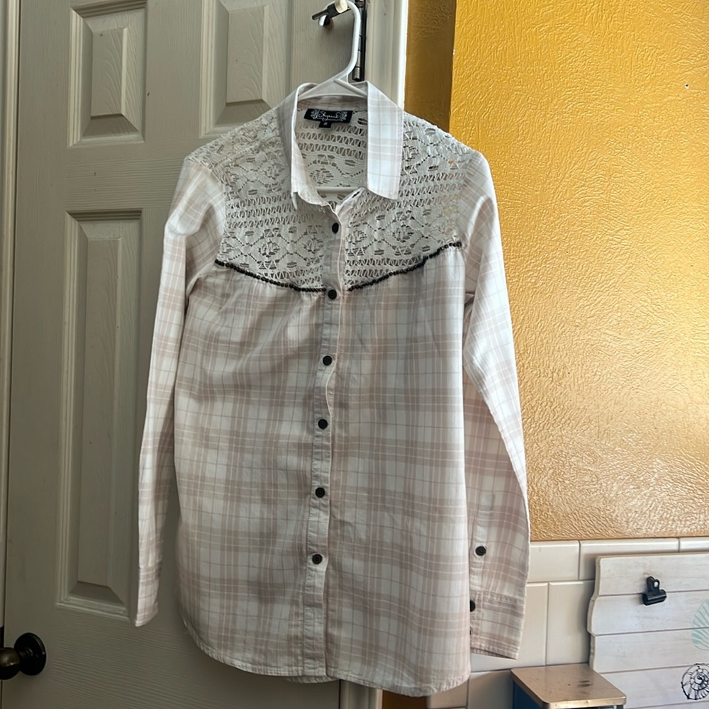 Shyanne lace button down long sleeve shirt. Size M